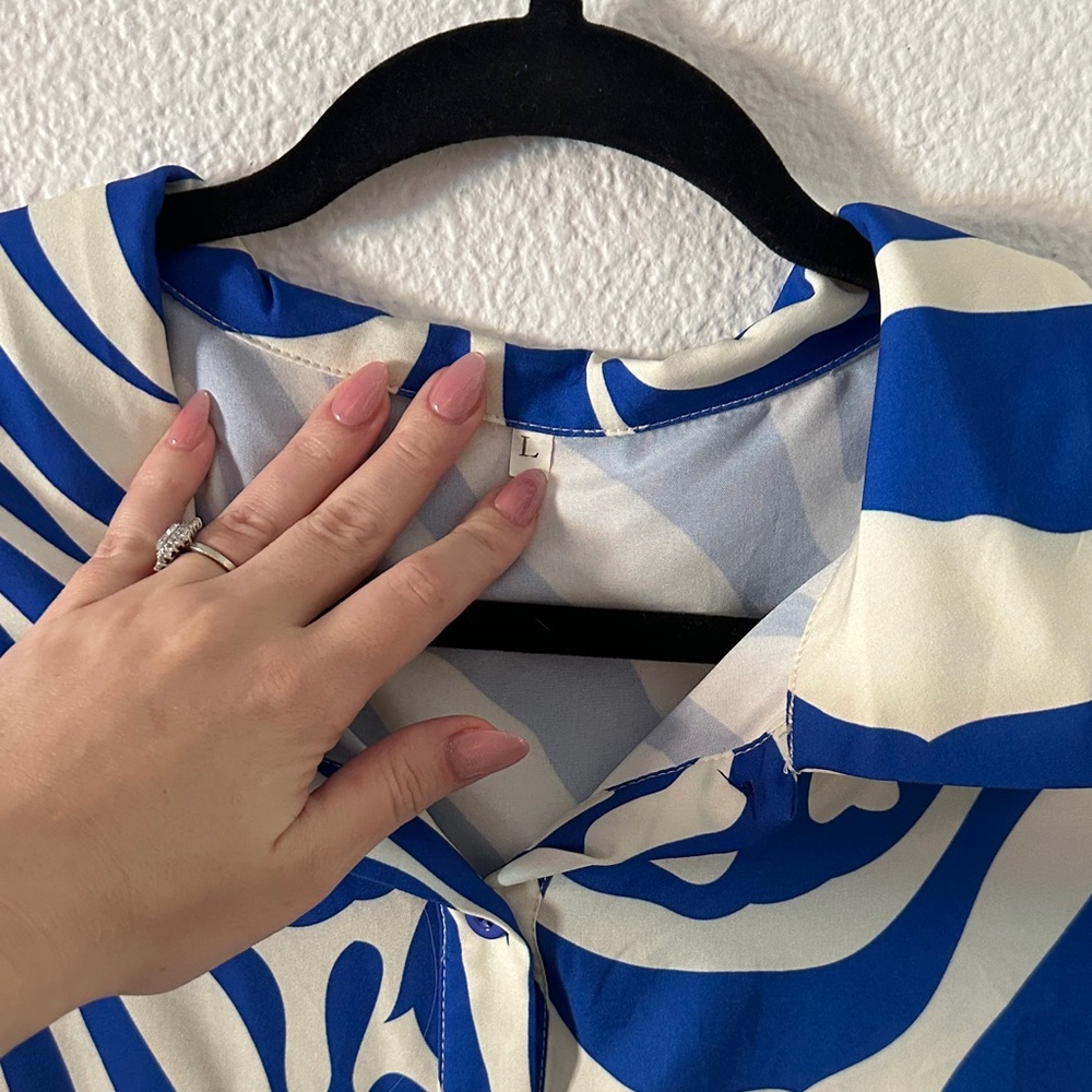 WOMEN'S COBALT ZEBRA PRINT BUTTON DROP SHOULDER LONG SLEEVE BLOUSE L - Picture 3 of 7